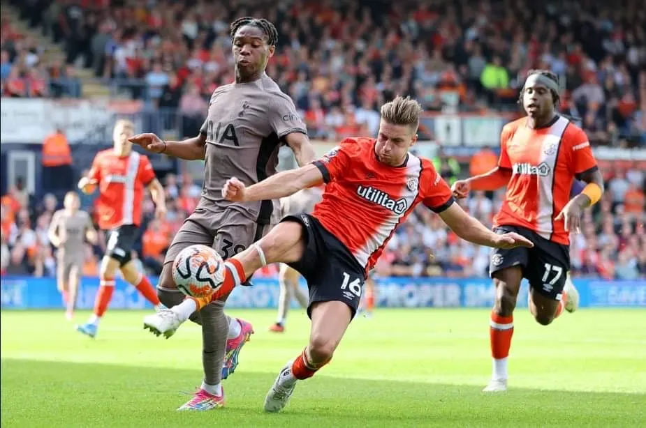 Với 3 điểm có được trước Luton, Tottenham tạm leo lên vị trí đầu bảng xếp hạng. Ảnh: Getty Luton-tottenham.jpeg
