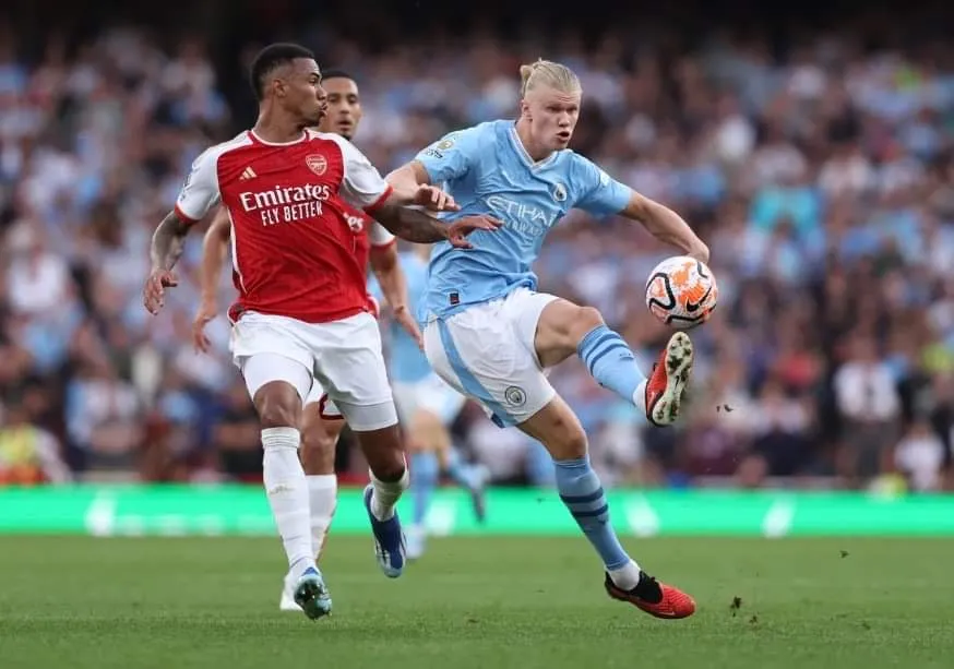 Erling Haaland không để lại bất kỳ ấn tượng nào trên hàng công của Man City. Ảnh: Getty Man-city-arsenal-haaland.jpeg