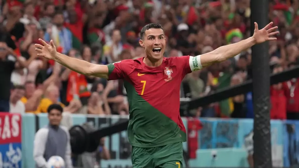 Ronaldo muốn tiếp tục thi đấu cho Bồ Đào Nha ở hai giải đấu lớn nữa để hiện thực hóa giấc mơ vô địch World Cup. ẢNH: GETTY cristiano-ronaldo.jpg