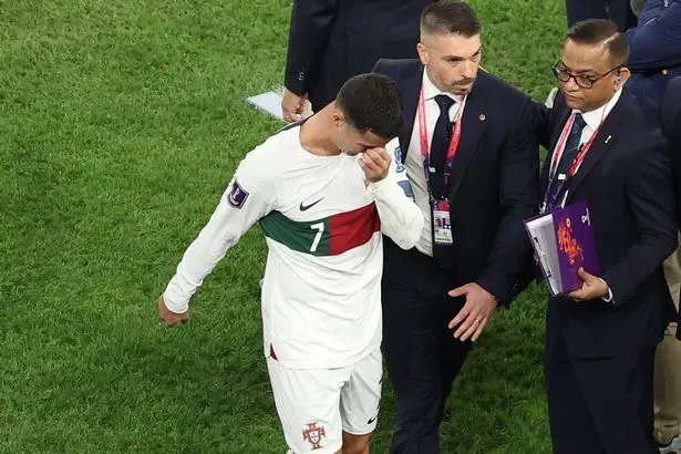 Ronaldo bật khóc rời sân sau trận Bồ Đào Nha thua Morocco ở tứ kết World Cup 2022. ẢNH: GETTY ronaldo-world-cup.jpg