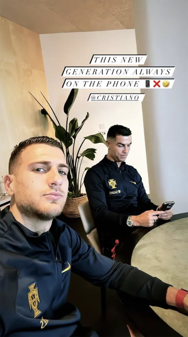 Dalot đăng bức ảnh troll Ronaldo. ẢNH: INSTAGRAM DALOT dalot-ronaldo-man-united.png