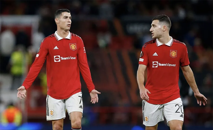 Ronaldo và Dalot thời còn thi đấu chung tại MU. ẢNH: REUTERS Ronaldo-dalot-manchester-united.png