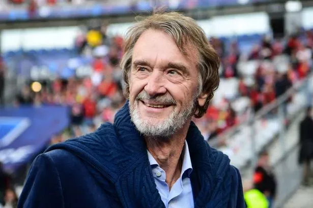 Sir Jim Ratcliffe đã có thể nở nụ cười trong cuộc đua với Sheikh Jassim. ẢNH: GETTY sir-jim-ratcliffe-manchester-united.jpg