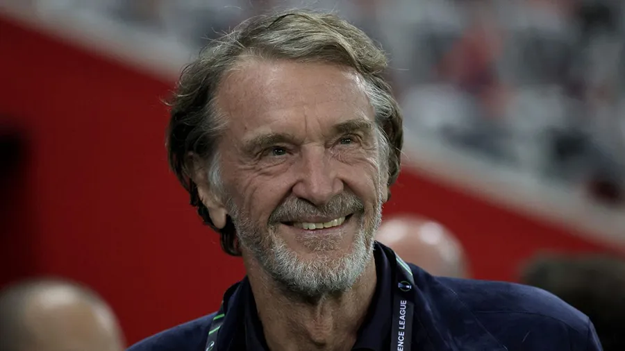Sir Jim Ratcliffe sẽ kiểm soát toàn bộ hoạt động bóng đá ở MU. ẢNH: GETTY sir-jim-ratcliffe-man-united.jpeg