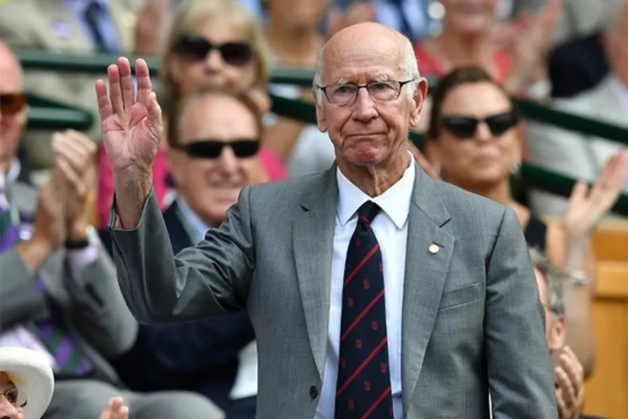 Sir Bobby Charlton, công thần của CLB Man. Utd và bóng đá Anh. Ảnh: GETTY IMAGES IMG_6399.jpeg
