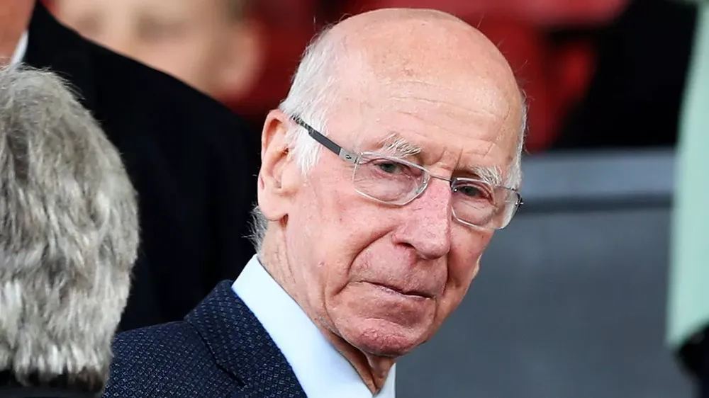 sir-Bobby-Charlton-manchester-united.jpg