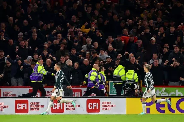 Dalot ăn mừng bàn thắng quyết định của MU. ẢNH: GETTY dalot-manchester-united.jpg