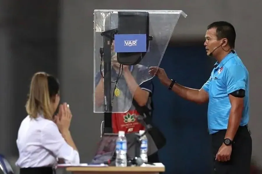 VAR ở V-League khó hơn VAR Ngoại hạng Anh. IMG_6413.jpeg