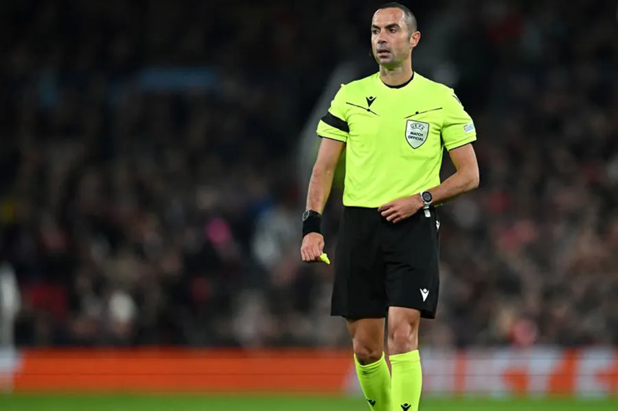 Trọng tài Marco Guida bắt chính trận MU gặp Copenhagen tại Champions League. ẢNH: GETTY Marco-Guida-manchester-united.jpeg