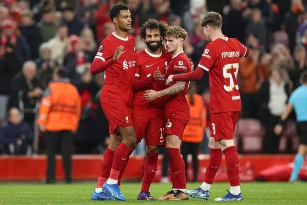 Salah ăn mừng bàn thắng vào lưới Toulouse cùng các đồng đội ở Liverpool. ẢNH: GETTY salah-liverpool.jpg