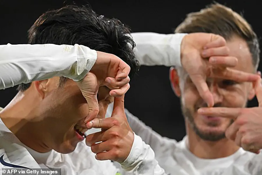 Son Heung-min ăn mừng bàn thắng vào lưới Crystal Palace. ẢNH: GETTY tottenham-son-heung-min.jpg