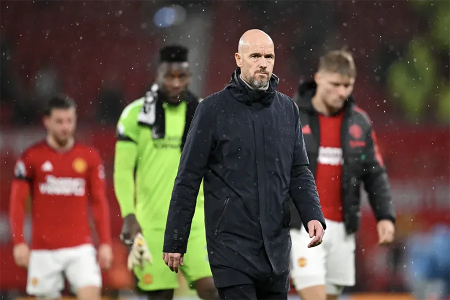 MU trở nên mong manh dễ vỡ lạ thường dưới thời Ten Hag mùa này. ẢNH: GETTY manchester-united-erik-ten-hag.png