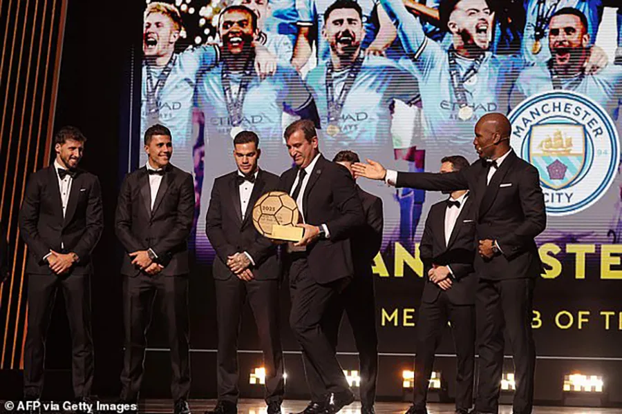 Man City nhận giải đội bóng hay nhất năm. ẢNH: GETTY man-city.jpg