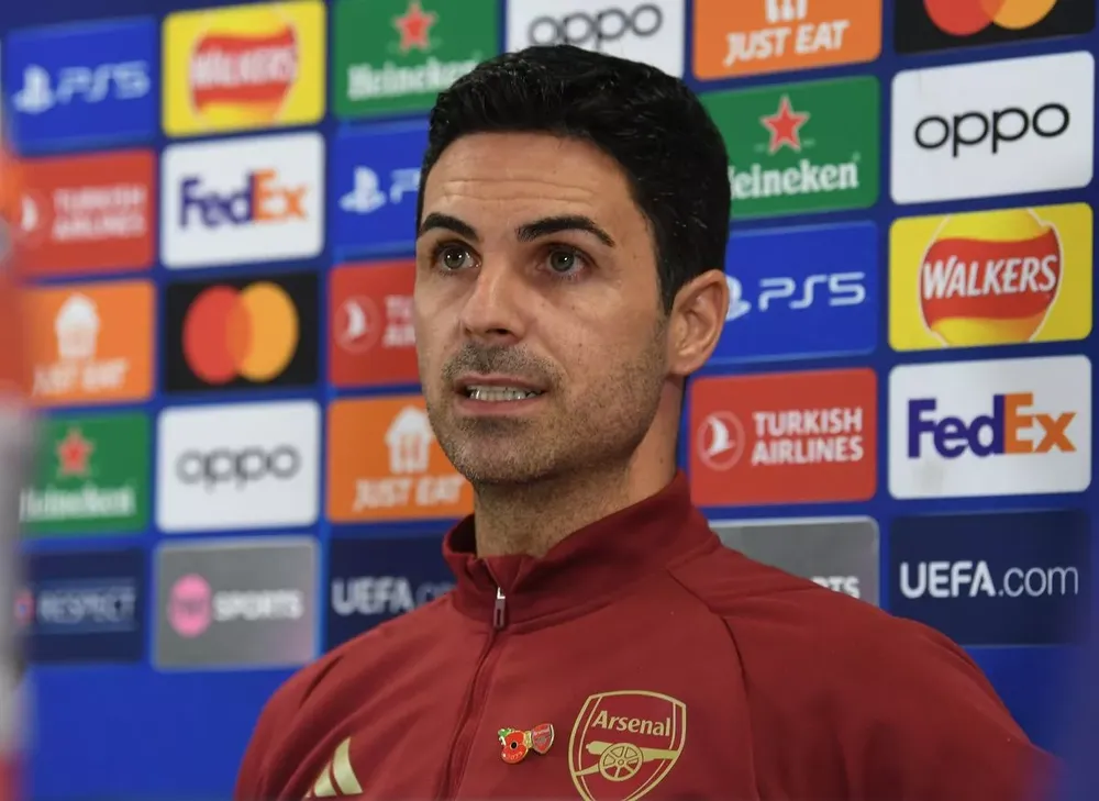 Arteta vô cùng tức giận vì trọng tài công nhận bàn thắng đầy tranh cãi của Newcastle. ẢNH: GETTY mikel-arteta.jpg