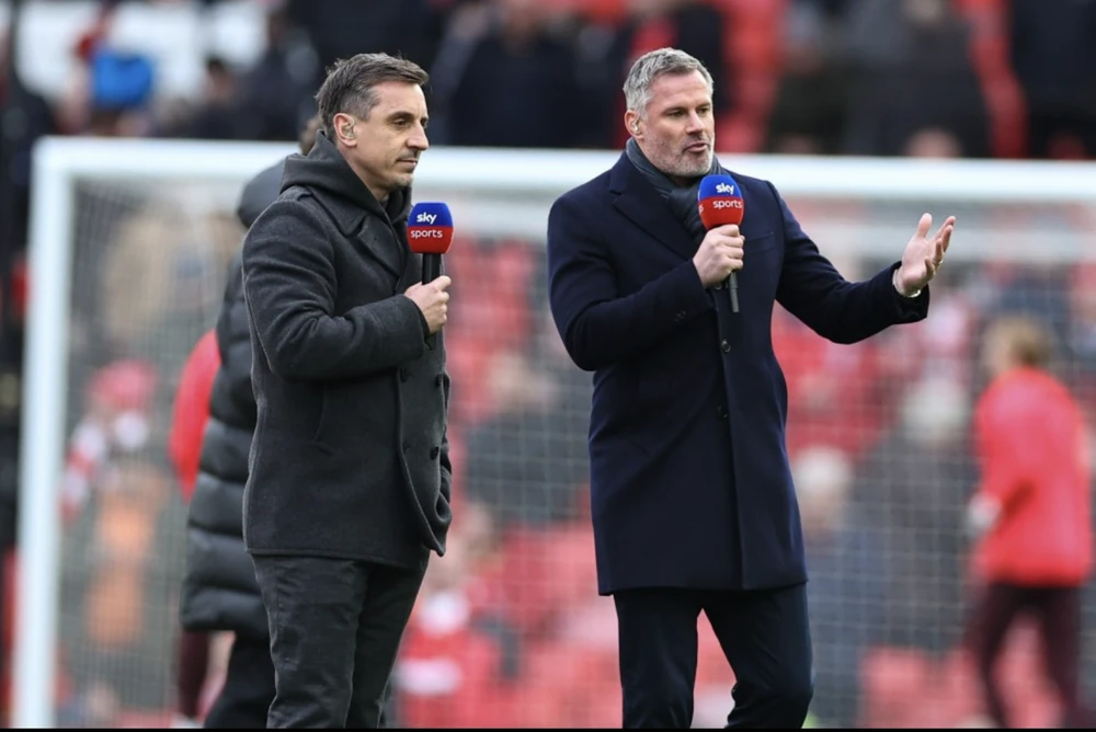 Huyền thoại MU Gary Neville và huyền thoại Liverpool Jamie Carragher đang là bình luận viên cho nhà đài Sky Sports. ẢNH: GETTY mu-liverpool.png