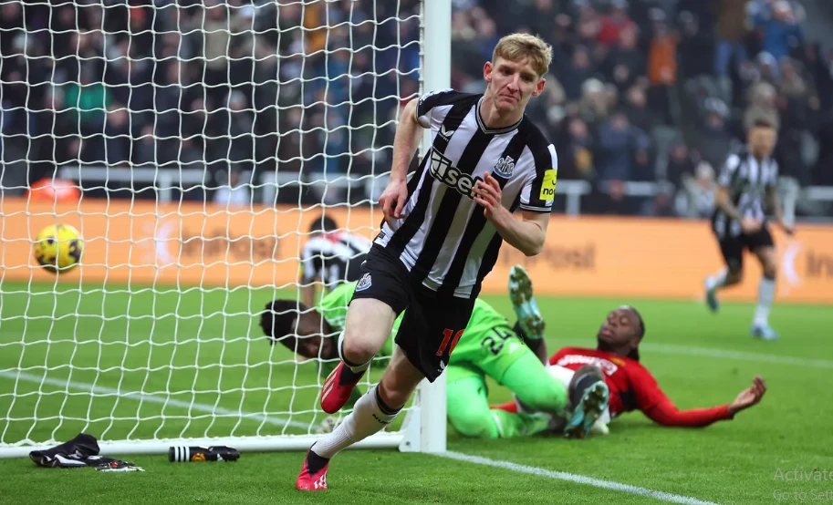 Vắng Gordon, sức mạnh hàng công Newcastle sẽ giảm đi đáng kể. Ảnh: Getty newcastle-premier-league.png