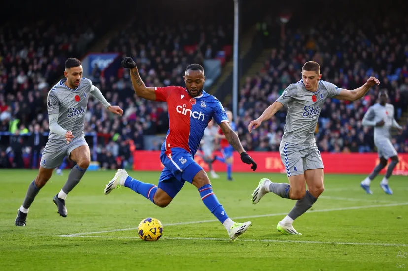 Crystal Palace đang khủng hoảng với chuỗi trận đấu toàn hòa và thua. Ảnh: Getty premier-league-crystal-palace.png