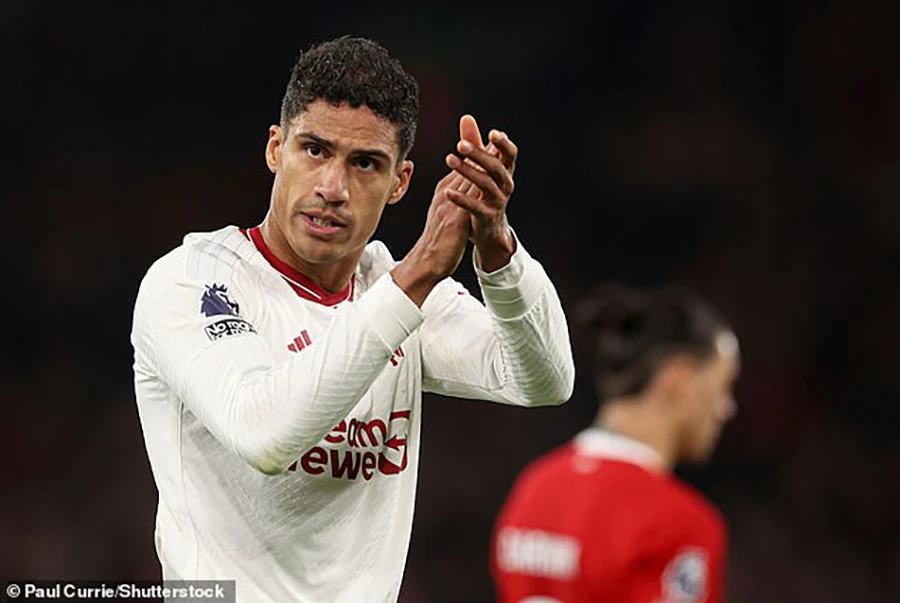 varane-manchester-united-1794.jpg