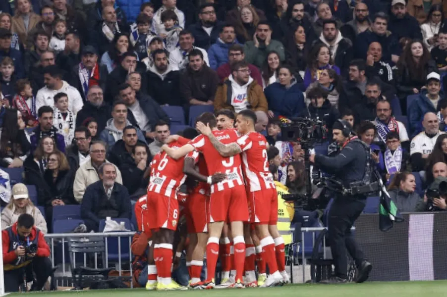 Real Madrid và Barcelona ngược dòng kịch tính