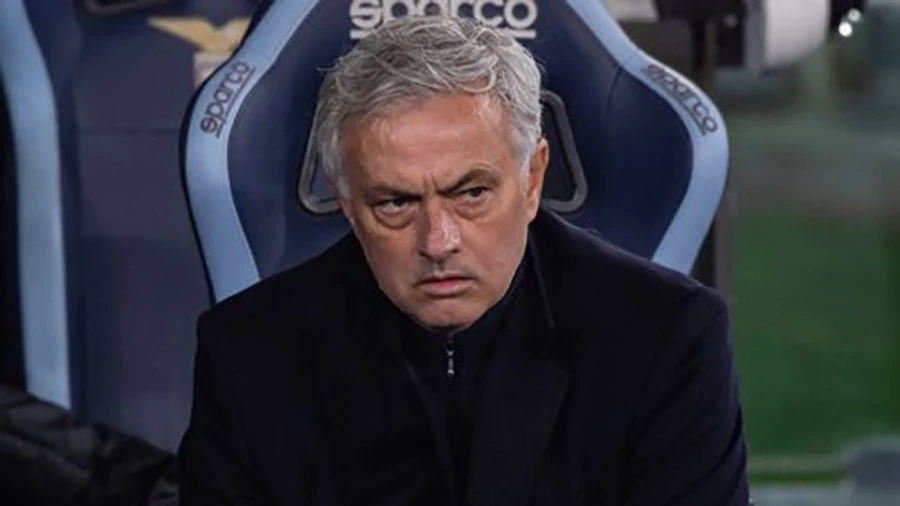 Tương lai của Jose Mourinho đang thu hút sự chú ý lớn của dư luận. ẢNH: GETTY mourinho-as-roma.jpeg