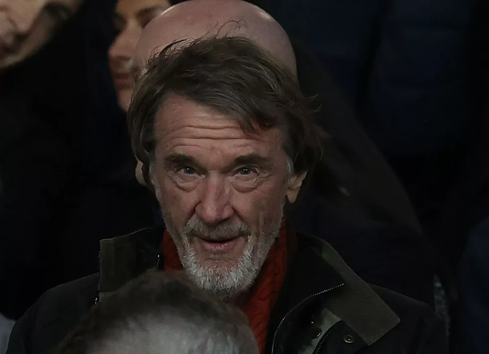 Sir Jim Ratcliffe sẽ thay nhà Glazer kiểm soát toàn bộ hoạt động bóng đá của Manchester United. ẢNH: GETTY sir-jim-ratcliffe-man-united.jpg