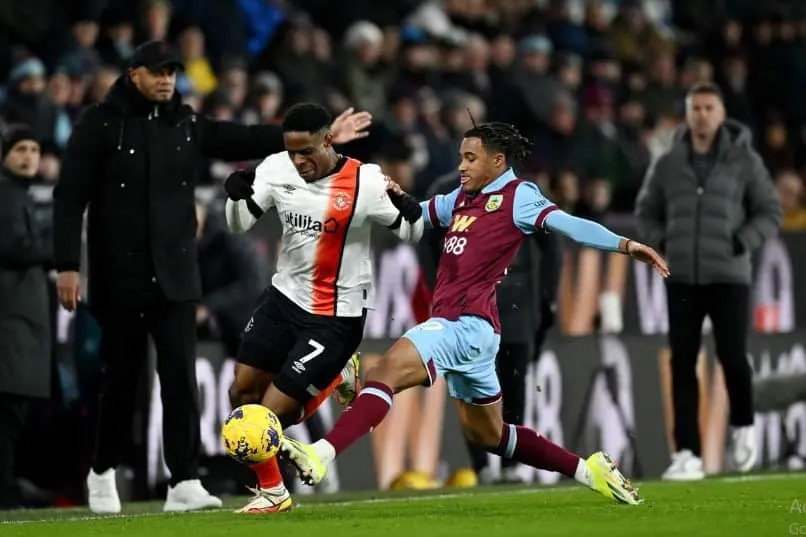 Burnley là đội bóng có hàng thủ tệ nhất giải đấu. Ảnh: Getty IMG_7632.jpeg