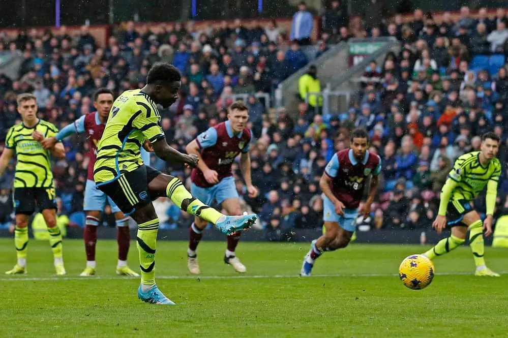 Bukayo Saka tỏa sáng với cú đúp vào lưới Burnley. Ảnh: Getty IMG_7793.jpeg