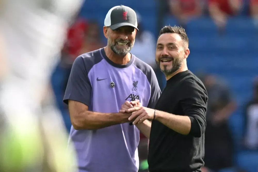 Roberto De Zerbi là ứng viên nặng ký thay thế Jurgen Klopp dẫn dắt Liverpool. ẢNH: GETTY klopp-de-zerbi-liverpool.jpg