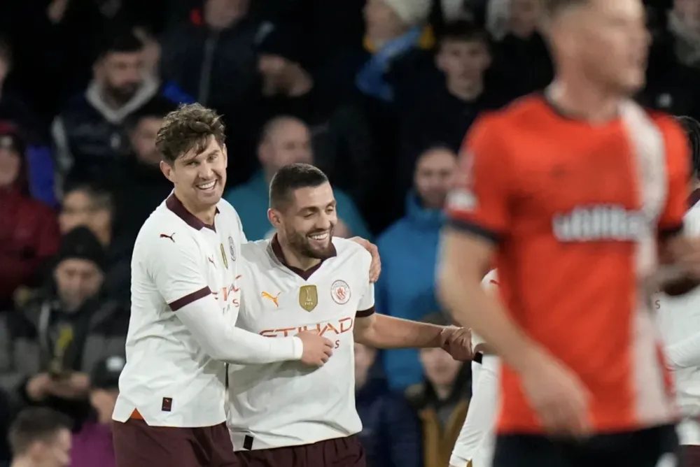 Kovacic ghi bàn ấn định tỉ số 6-2 cho Man City. ẢNH: AP fa-cup-luton-man-city.png