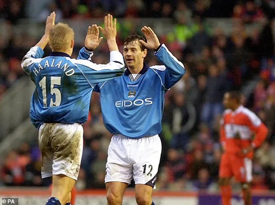 Kanchelskis trong màu áo Man City. ẢNH: PA man-city-Kanchelskis.jpg