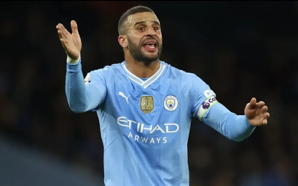 Walker hết lời khen ngợi đồng đội Rodri. ẢNH: REUTERS walker-man-city..png