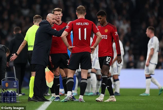 Có nhiều cầu thủ MU ủng hộ Ten Hag. ẢNH: GETTY mu-ten-hag.jpg