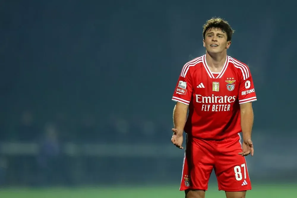 Joao Neves đang trong tầm ngắm của hàng loạt CLB lớn châu Âu, trong đó có Manchester United. ẢNH: GETTY Benfica-Joao-Neves.jpg