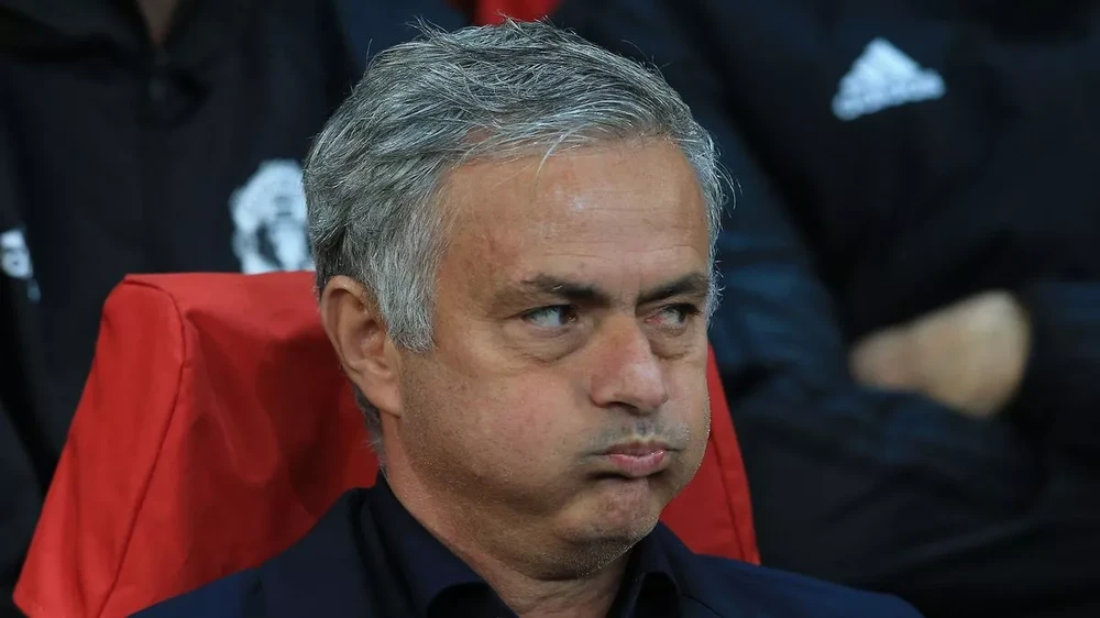 Jose Mourinho không loại trừ khả năng dẫn dắt 1 CLB ở Bồ Đào Nha. ẢNH: GETTY as-roma-jose-mourinho.jpg