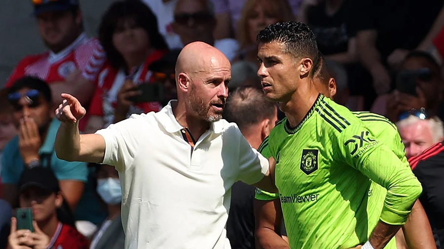 Ronaldo mâu thuẫn nặng nề với Ten Hag trong thời gian ở MU. ẢNH: GETTY manchester-united-ten-hag-ronaldo.jpeg
