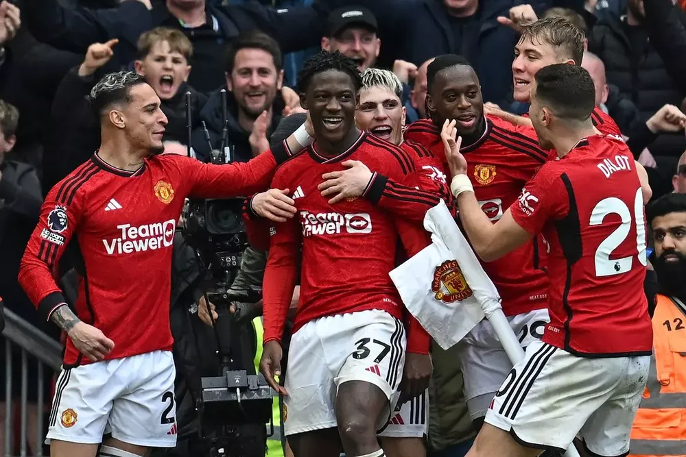 MU đã trở lại ngoạn mục trong hiệp hai trước Liverpool. ẢNH: GETTY manchester-united.jpg