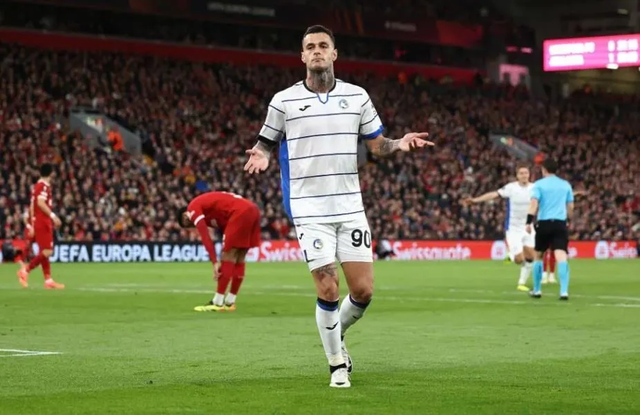 Scamacca tỏa sáng với cú đúp vào lưới Liverpool giúp Atalanta có lợi thế rất lớn cho trận lượt về. Ảnh: Reuters IMG_8620.jpeg