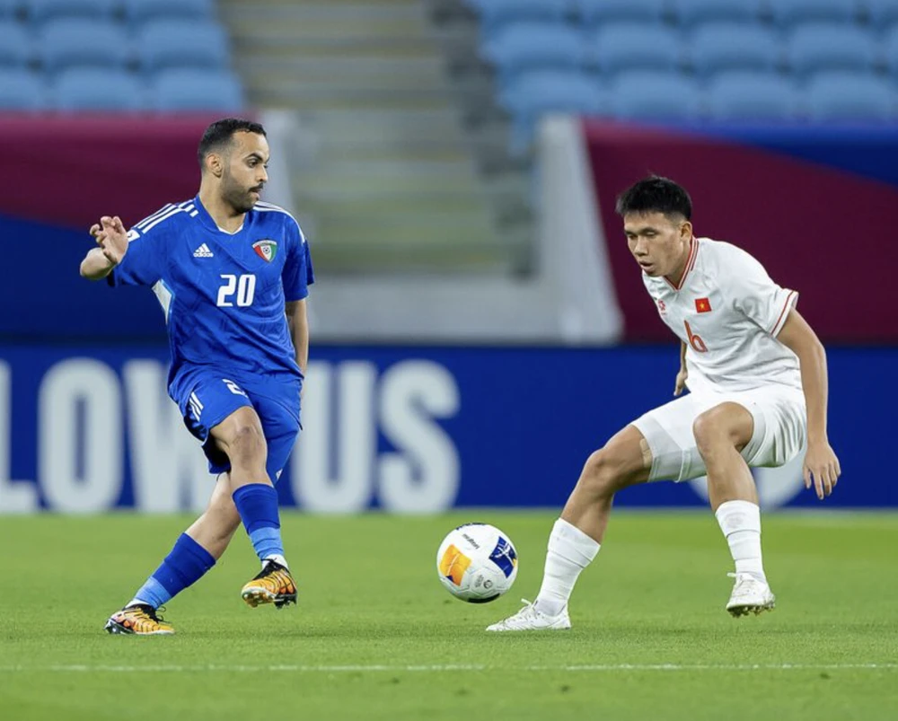 Hiệp 1 diễn ra không hấp dẫn nhưng có nhiều tình huống bất ngờ. ẢNH: AFC u-23-chau-a-viet-nam-kuwait.png