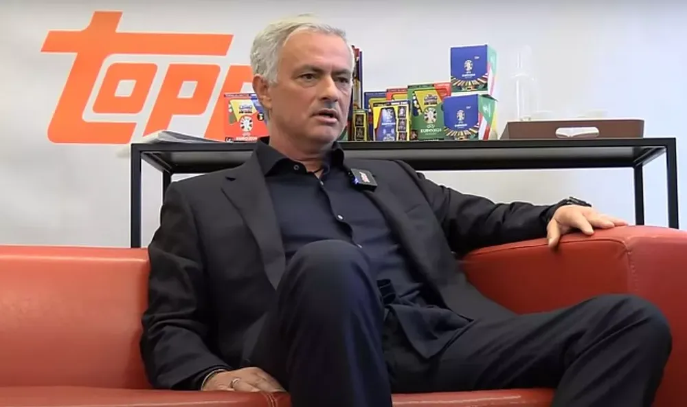 Mourinho là HLV giành nhiều danh hiệu nhất tại MU sau thời Sir Alex Ferguson. ẢNH: ROMANO man-united-jose-mourinho.jpg
