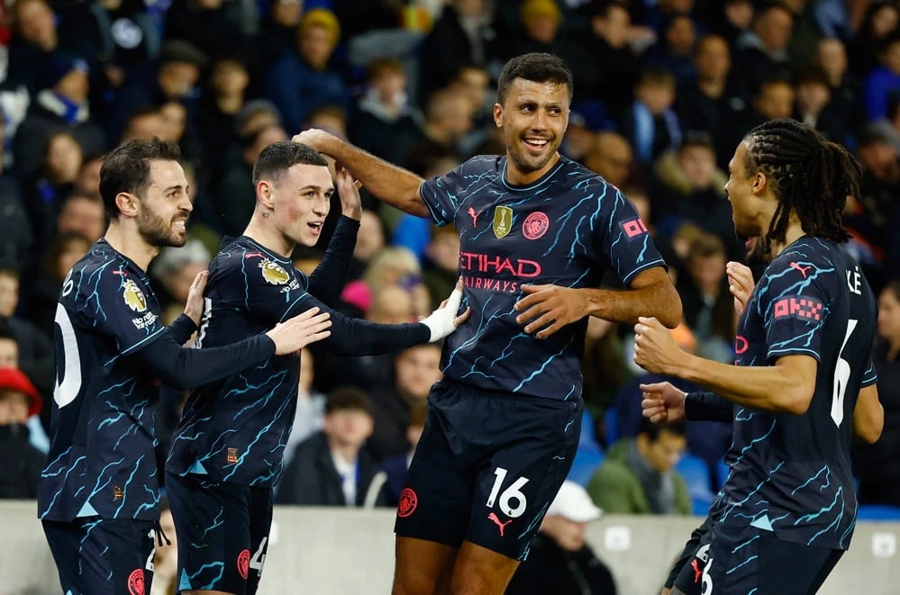 Vùi dập Brighton, Man City thua Arsenal 1 điểm nhưng thi đấu ít hơn 1 trận. Ảnh: Getty Vùi dập Brighton, Man City thua Arsenal 1 điểm nhưng thi đấu ít hơn 1 trận. Ảnh: Getty