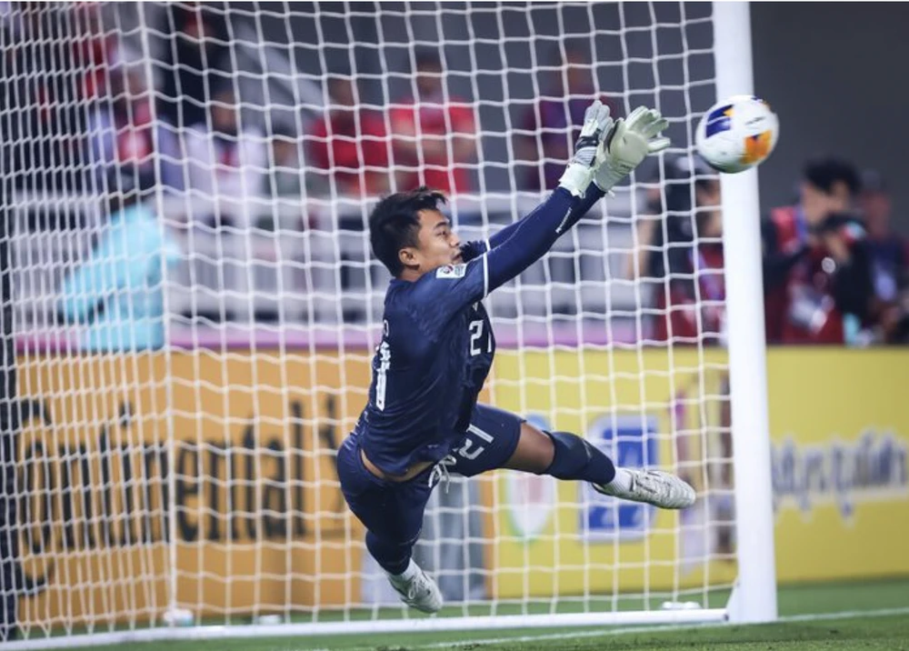 Thủ môn Ernando Ari là người hùng của Indonesia trong trận thắng chấn động trước U-23 Hàn Quốc. ẢNH: AFC u-23-indonesia-Ernando-Ari.png