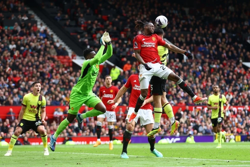 Onana thi đấu ổn định nhưng cũng góp phần vào bàn thua của MU. Ảnh: Getty IMG_8777.jpeg