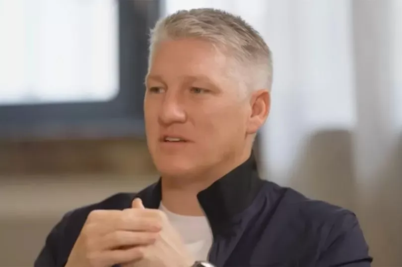 Schweinsteiger cho rằng MU sẽ khác nếu kiên nhẫn hơn với Van Gaal. ẢNH: MIRROR man-united-bastian-Schweinsteiger.jpg