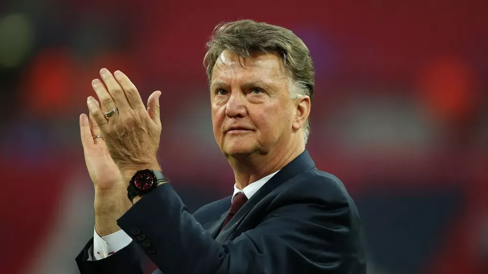 Louis Van Gaal cay đắng rời MU ngay sau khi vô địch FA Cup. ẢNH: GETTY van-gaal-manchester-united.jpg