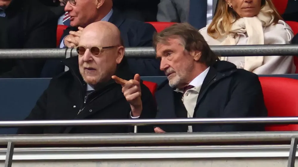 Sir Jim Ratcliffe đang thay mặt nhà Glazer tiến hành cuộc cải tổ toàn diện ở Manchester United. ẢNH: GETTY sir-jim-ratcliffe-manchester-united.jpg