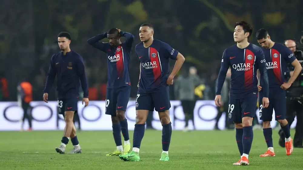Mbappe sẽ không còn phải buồn như thế này trong màu áo PSG vì mùa tới anh đã ở Real Madrid. ẢNH: GETTY psg-kylian-mbappe.jpg