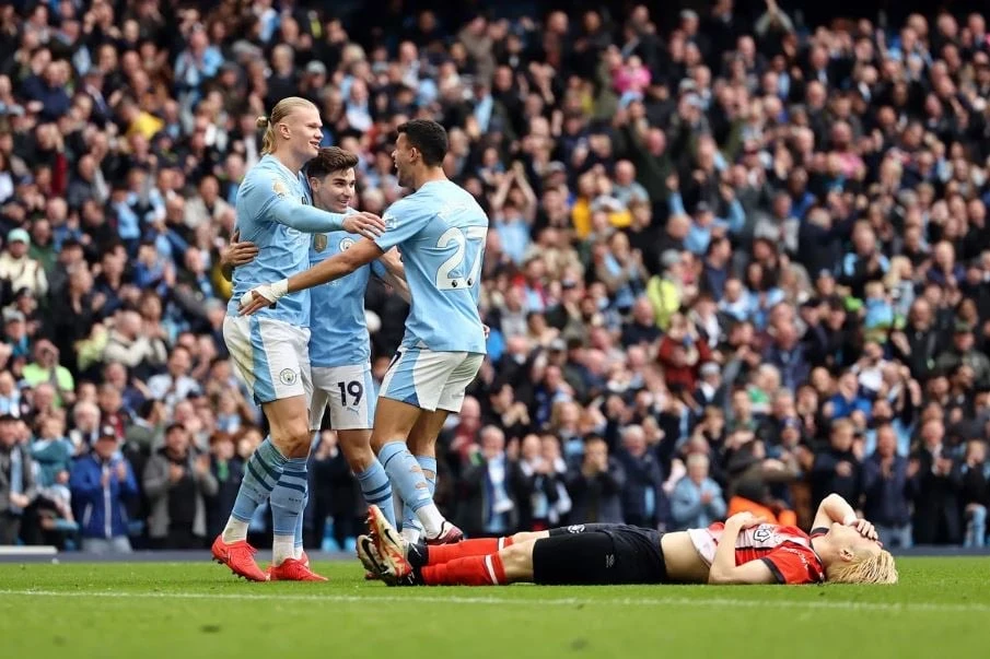 HLV Pep Guardiola mang đến sân Craven Cottage đội hình mạnh nhất. Ảnh: Getty IMG_8858.jpeg