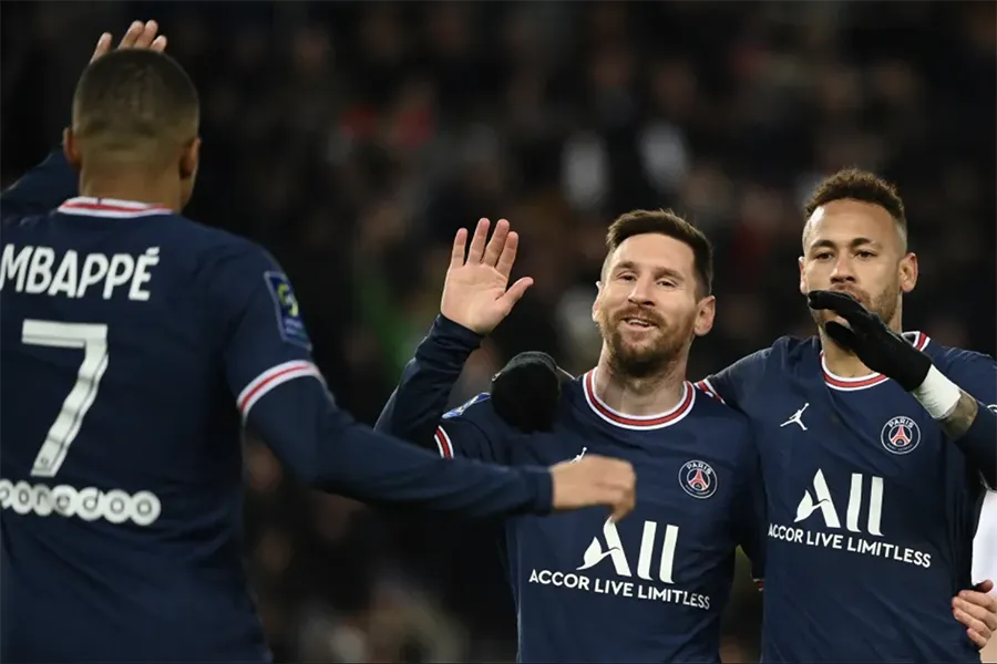 Bộ ba Mbappe, Neymar và Messi cũng không thể đem về danh hiệu Champions League cho PSG. ẢNH: AFP messi-mbappe-neymar.png