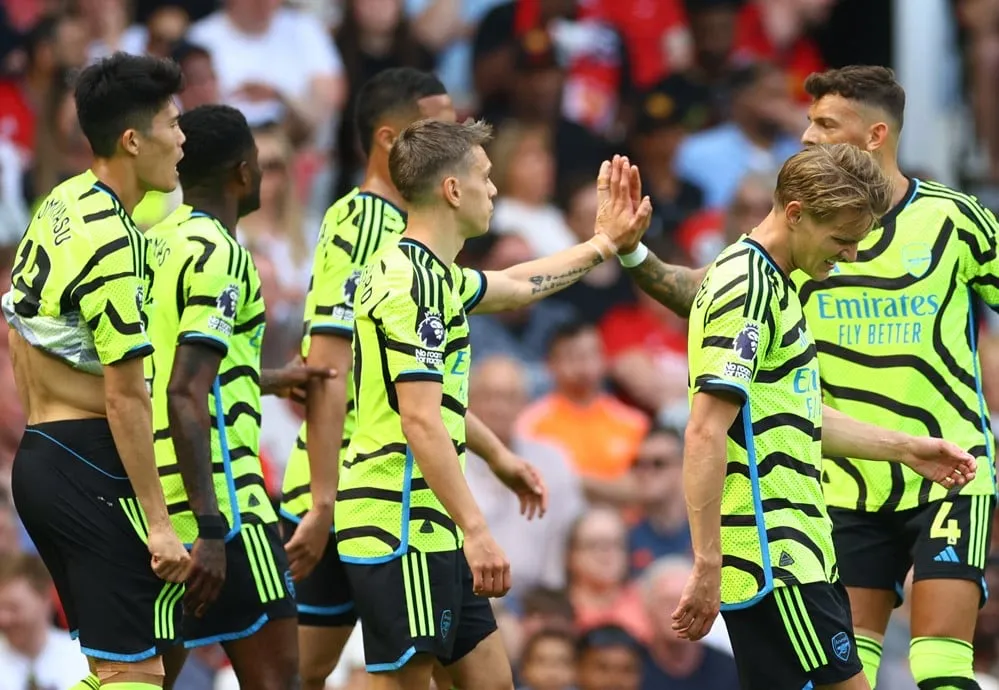 Thắng MU, Arsenal lấy lại ngôi đầu Premier League từ tay Man City. Ảnh: Getty IMG_8872.jpeg