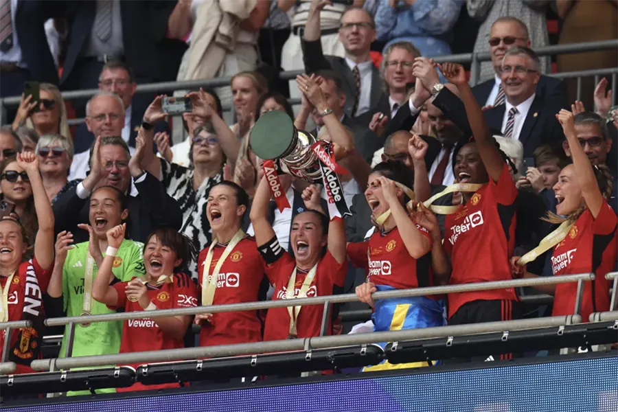 Đội nữ MU nâng cao danh hiệu FA Cup. ẢNH: GETTY mu-vo-dich-fa-cup.png